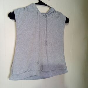Gray Sleeveless Hoodie Muscle Tee - Women's Casual Tank